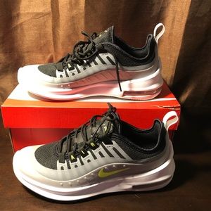 Nike Air Max Axis NEW!!